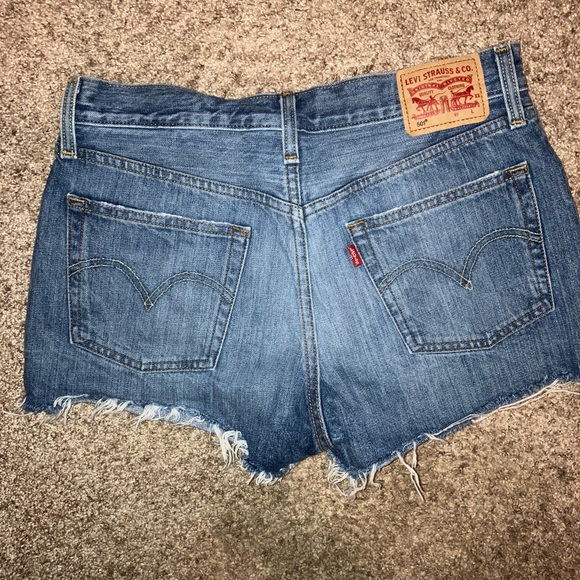 Levi’s 501 button fly Jean shorts -Women’s 28 - Picture 5 of 7